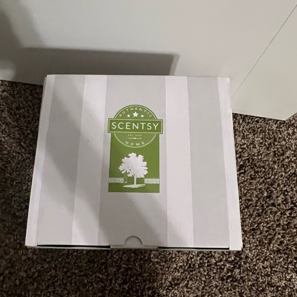 Scentsy Easter warmer - Picture 2 of 4